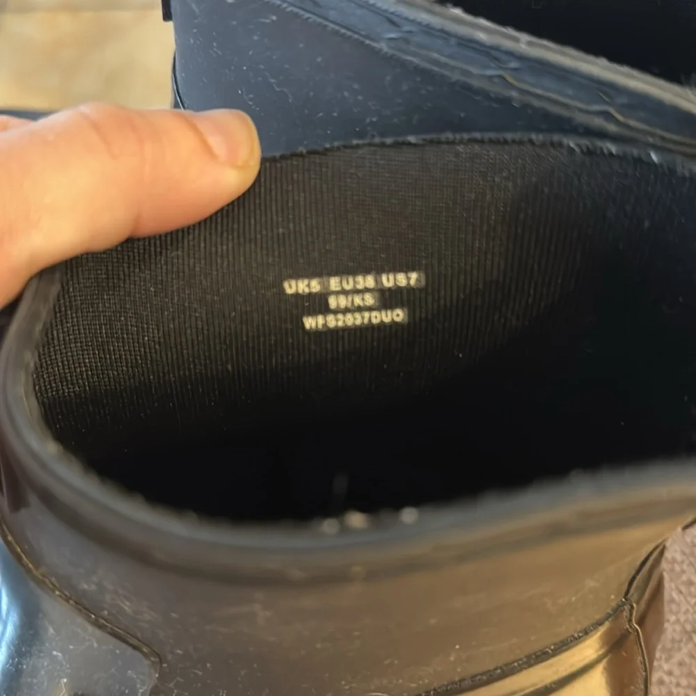 HUNTER RAIN BOOTS - Picture 3 of 3